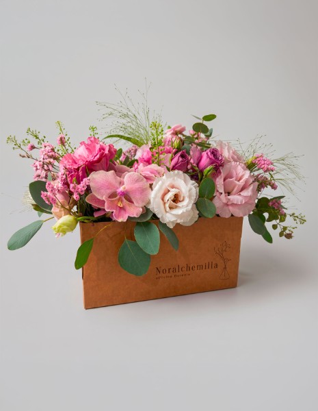 Flower box borsetta con fiori rosa