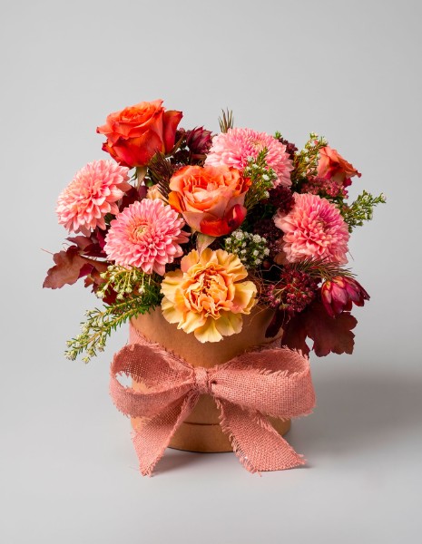 Flower box con dalie e rose – tonalità pesca e arancio
