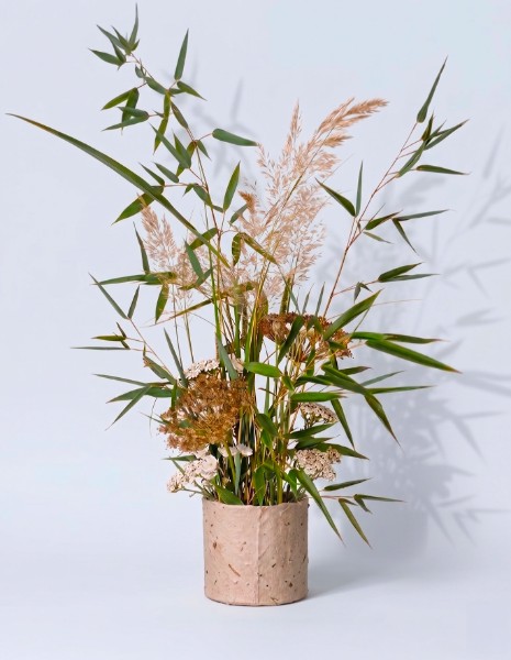 Flower box in stile bamboo con elementi naturali
