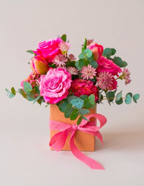 Flower box con fiori fucsia