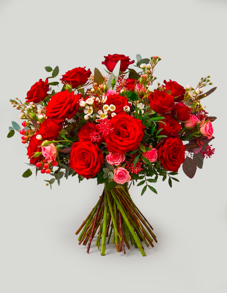 BOUQUET HEIDI Forma a cappello con rose miste e verdi leggeri