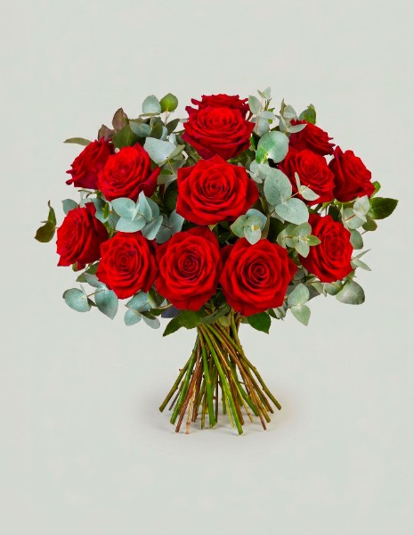Bouquet Lea con 15 rose rosse ed eucalipto