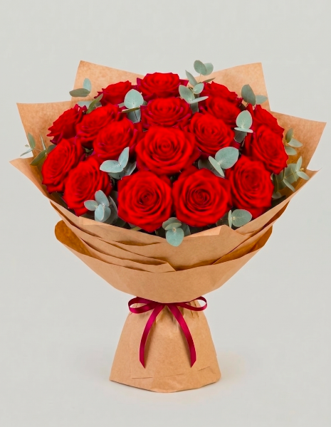 BOUQUET LEA 15 rose rosse Explorer a stelo lungo ed eucalipto