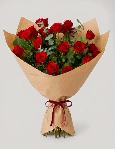 BOUQUET VALENTINA 25 rose rosse Explorer con eucalipto e thlaspi Green Bell