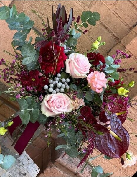 BOUQUET ALTEA Rose rosa e pesca con sfumature autunnali e brunea grigia
