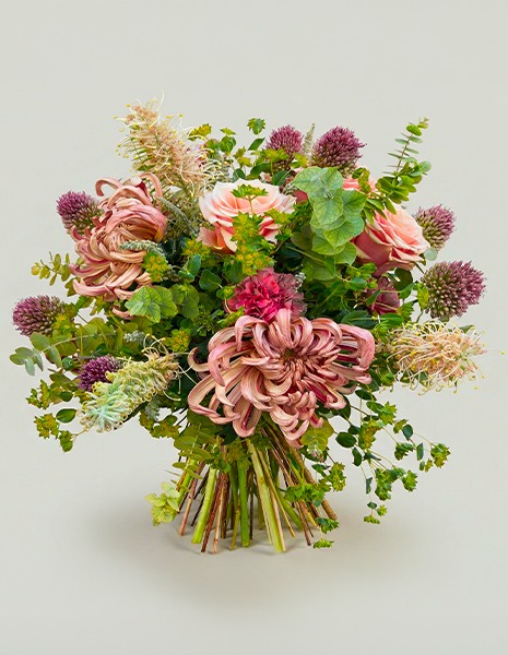 Bouquet Fiammetta con crisantemo rosa antico e fiori di aglio lilla