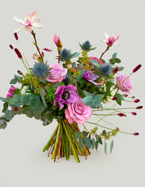 BOUQUET FLORA Rose lilla, anemoni viola, eryngium, sanguisorba e fiore di magnolia