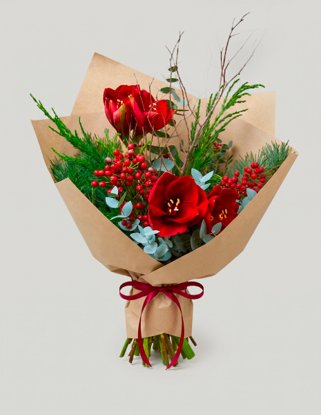 BOUQUET LIA Mazzo natalizio con amarillis rosso, bacche decorative e tuia