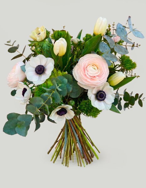 BOUQUET MARCELLA Ranuncoli, tulipani, anemoni e verdi nei toni bianco e rosa chiaro