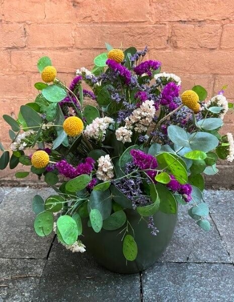 BOUQUET TECLA Bouquet durevole con limonium, craspedia, statice ed eucalipto