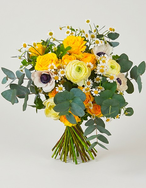 Bouquet Simona con anemoni bianchi, rose gialle e bianche