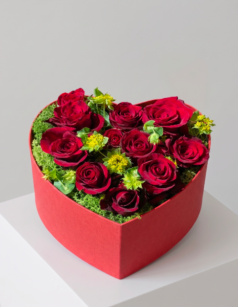 PORPORA FLOWER BOX M - Cuore rosso con rose rosse Explorer e verdi decorativi