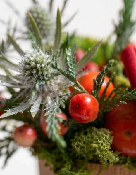 BOSCO FLOWER BOX XS - Havana invernale con pino, meline, iperico ed eryngium