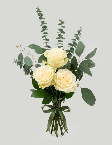 BOUQUET ATENA Tre rose bianche Mondial con eucalipto cinerea e Baby Blue