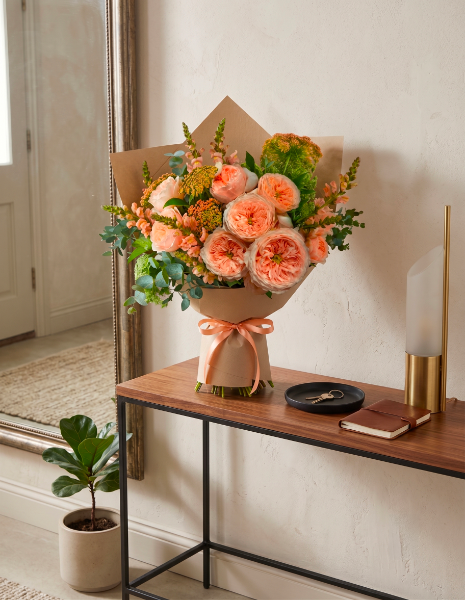BOUQUET VESTA rose inglesi color pesca, bocca di leone e ammi visnaga