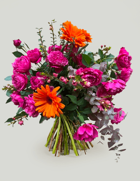 BOUQUET ADELAIDE Roselline ramificate fucsia, gerbere arancio e wax flower