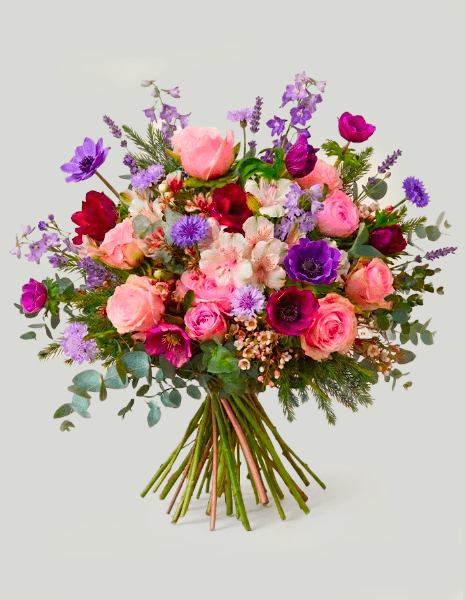 BOUQUET DOMITILLA Rose rosa, anemoni, delphinium, lavanda viola e rosa