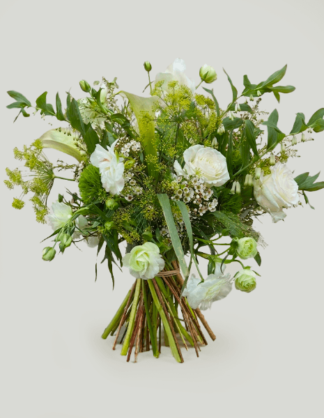 BOUQUET EMMA Rose, ranuncoli Butterfly, aneto, calla bianca