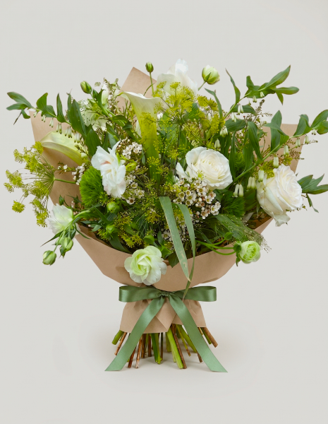 BOUQUET EMMA Rose, ranuncoli Butterfly, aneto, calla bianca
