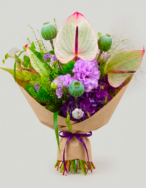 Bouquet Ameta Ortensia viola, lisiantus lilla, green trick, anturium, panicum e mantis