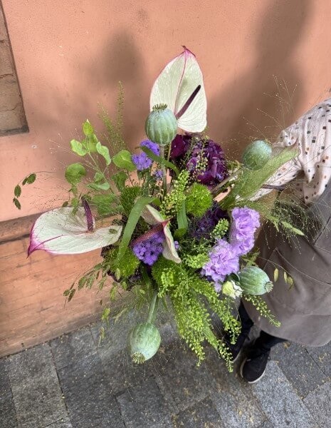 Bouquet Ameta Ortensia viola, lisiantus lilla, green trick, anturium, panicum e mantis