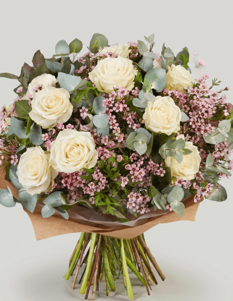 BOUQUET LUDOVICA Rose bianche con gypsophila rosa ed eucalipto