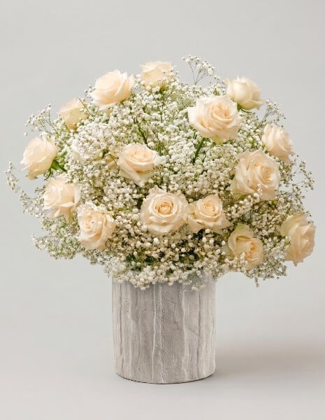 BOUQUET NIOBE 15 Rose bianche con nuvola di gypsophila bianca