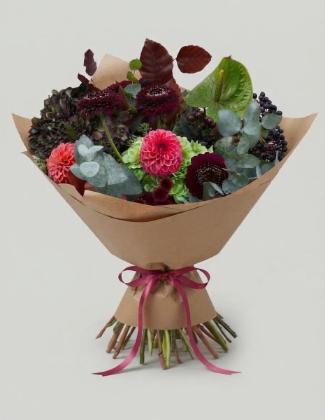 BOUQUET OFELIA | S - Gerbera bordeaux, dalia arancio, ortensia, anthurium, eucalipto e faggio