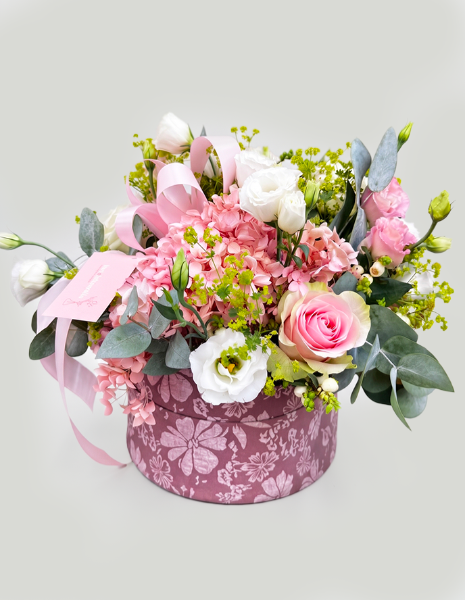 INCANTO FLOWER BOX Rose rosa, ortensie rosa, lisianthus bianchi, eucalipto e buplerum.
